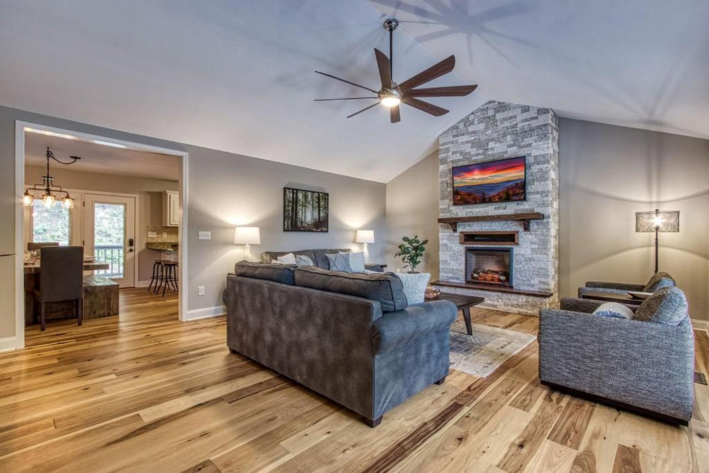 Tranquility Hollow, Indoor Pool, Game Room, 1089 Free Tickets Each Paid Day, Dollywood And More! Sevierville Exterior foto